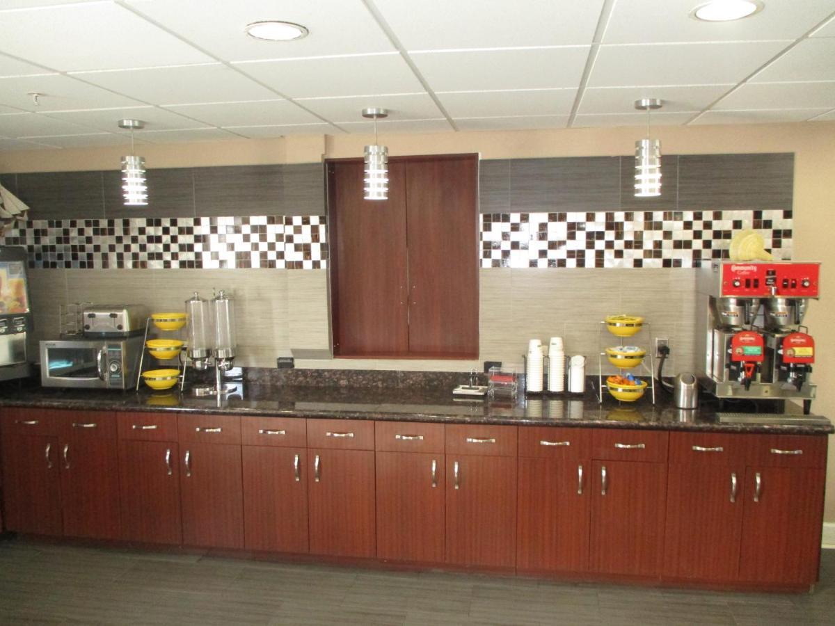 Days Inn & Suites By Wyndham Sam Houston Tollway Jersey Village Exteriör bild