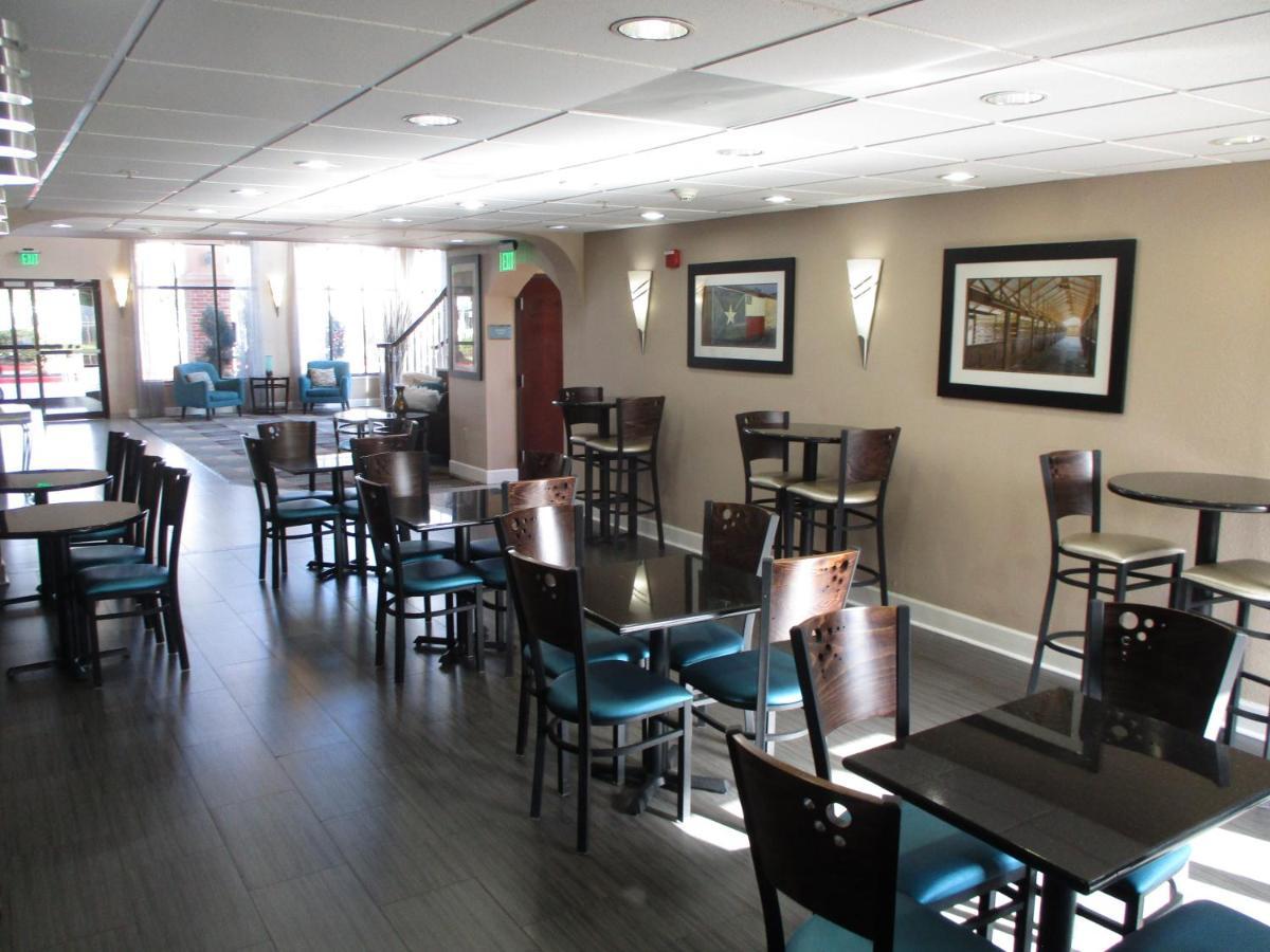 Days Inn & Suites By Wyndham Sam Houston Tollway Jersey Village Exteriör bild