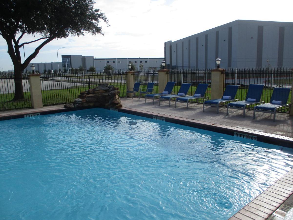 Days Inn & Suites By Wyndham Sam Houston Tollway Jersey Village Exteriör bild