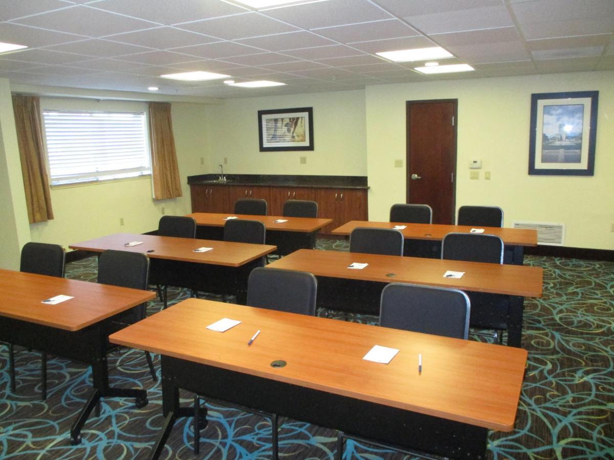 Days Inn & Suites By Wyndham Sam Houston Tollway Jersey Village Exteriör bild