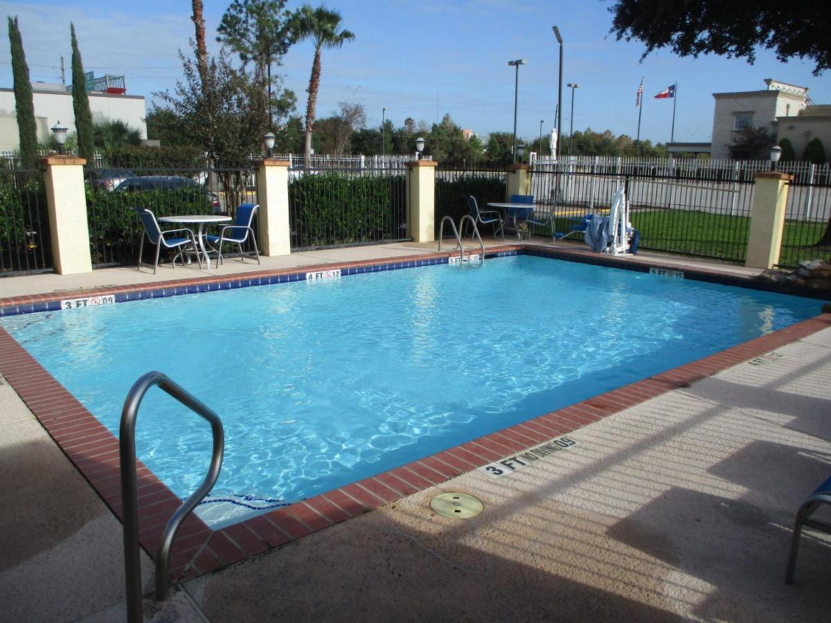 Days Inn & Suites By Wyndham Sam Houston Tollway Jersey Village Exteriör bild
