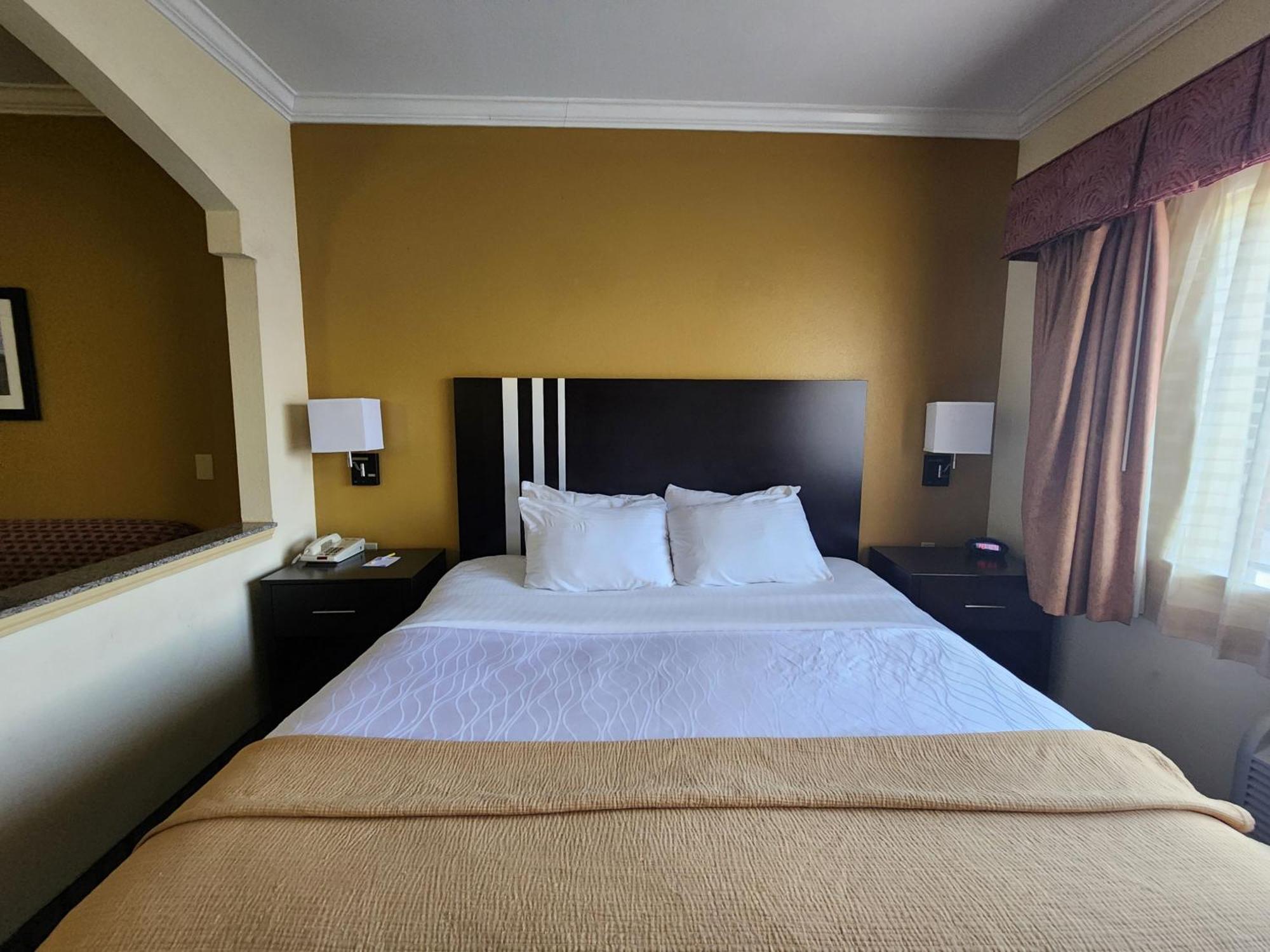 Days Inn & Suites By Wyndham Sam Houston Tollway Jersey Village Exteriör bild