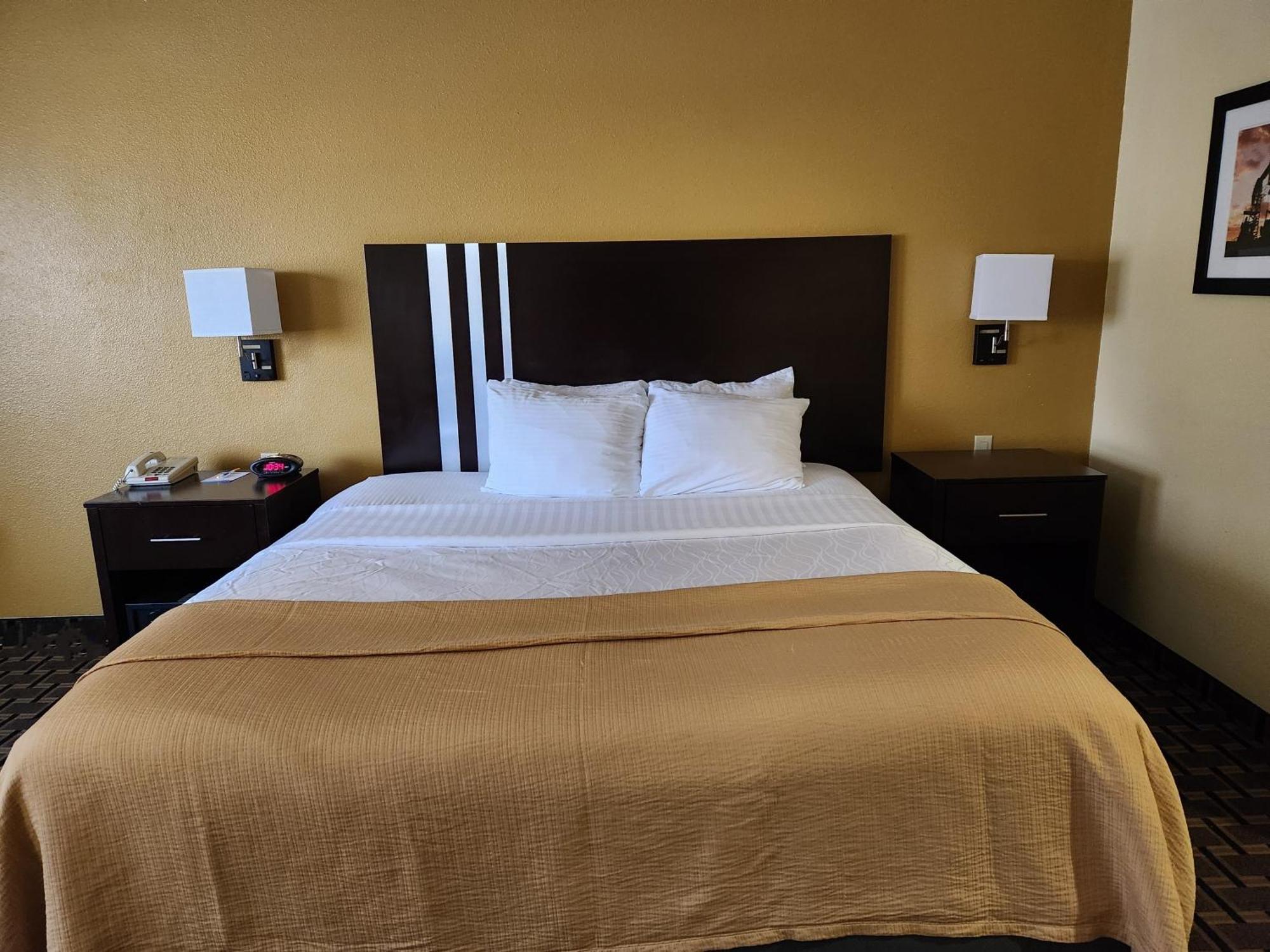 Days Inn & Suites By Wyndham Sam Houston Tollway Jersey Village Exteriör bild