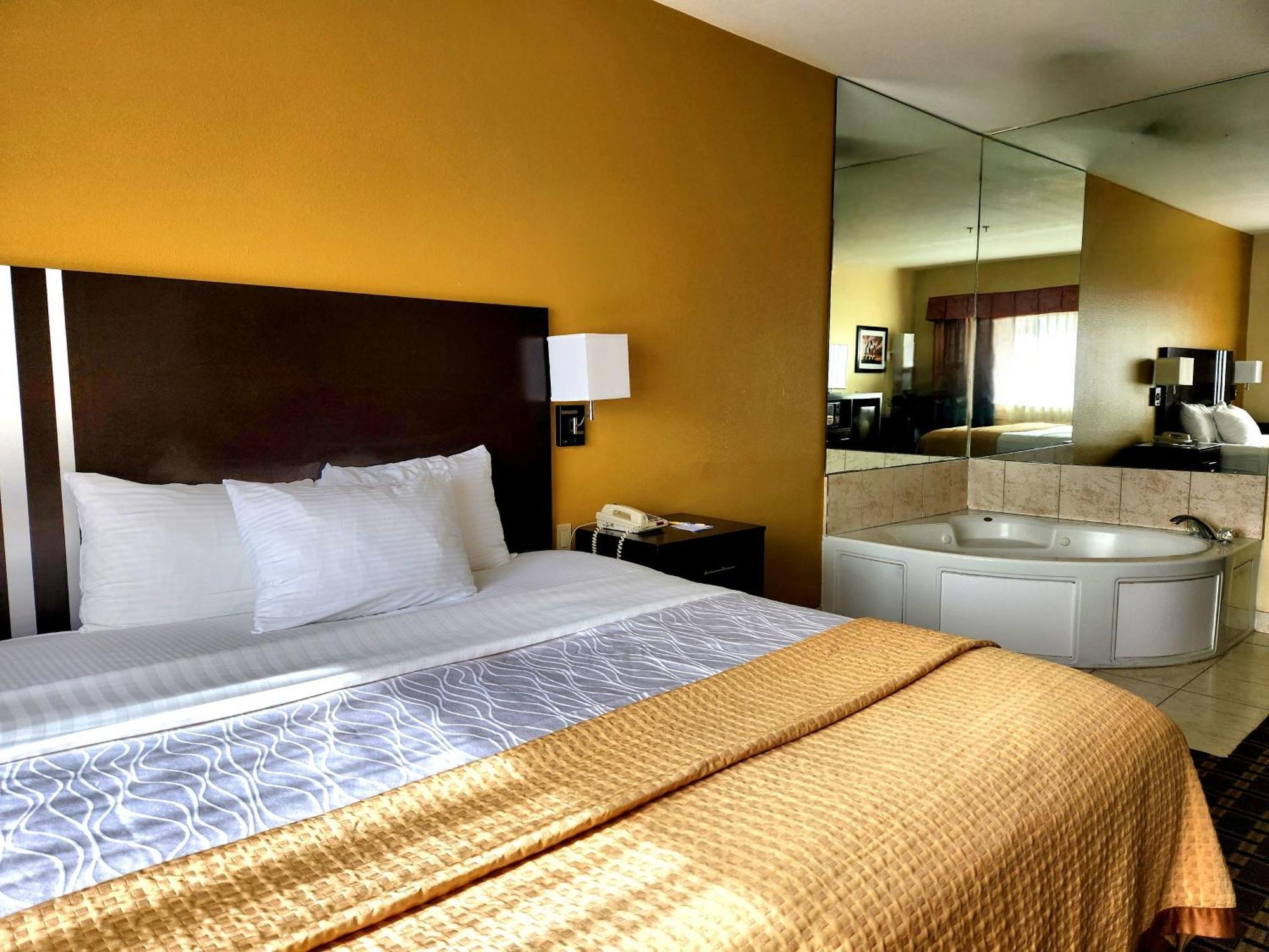 Days Inn & Suites By Wyndham Sam Houston Tollway Jersey Village Exteriör bild