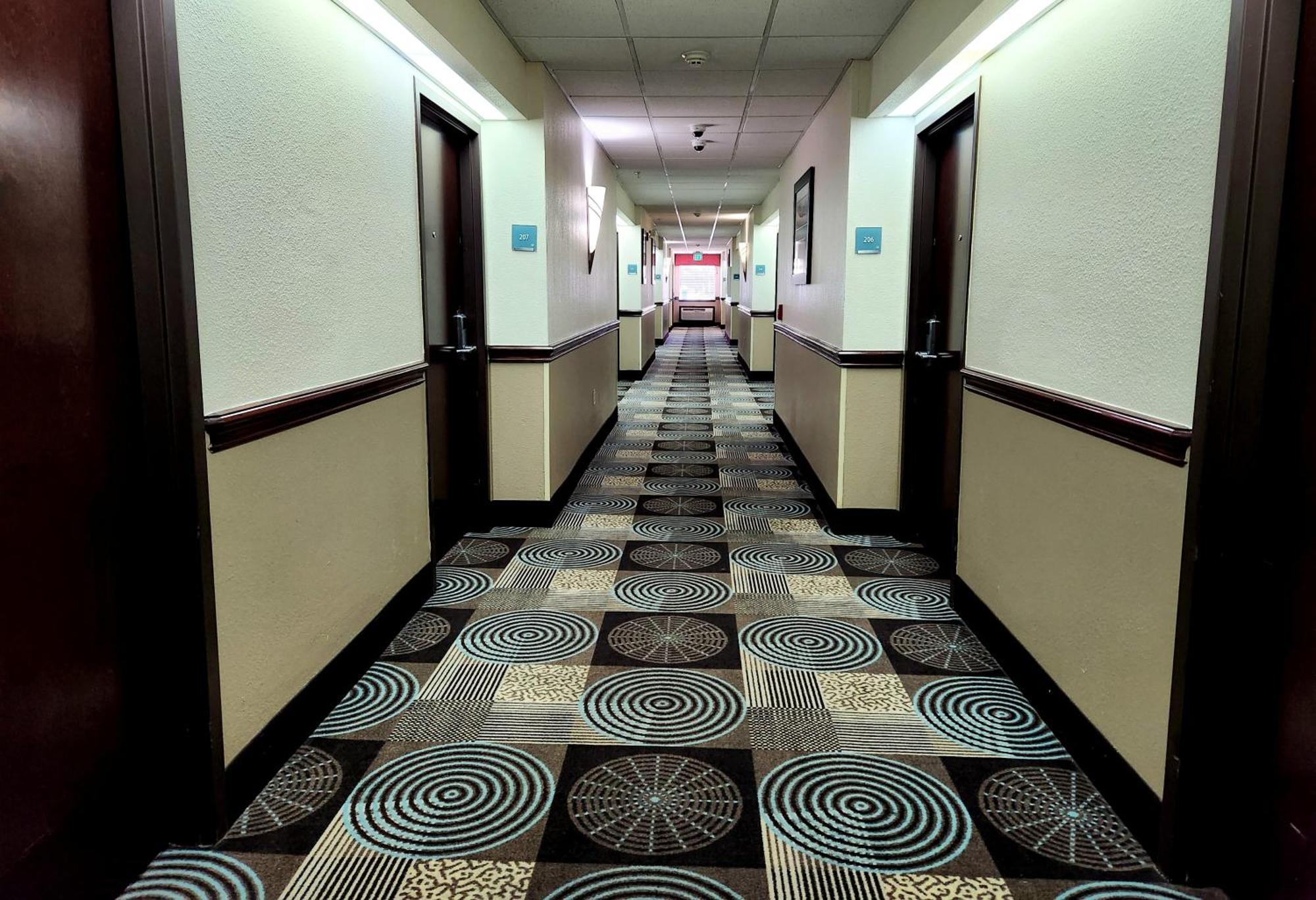 Days Inn & Suites By Wyndham Sam Houston Tollway Jersey Village Exteriör bild