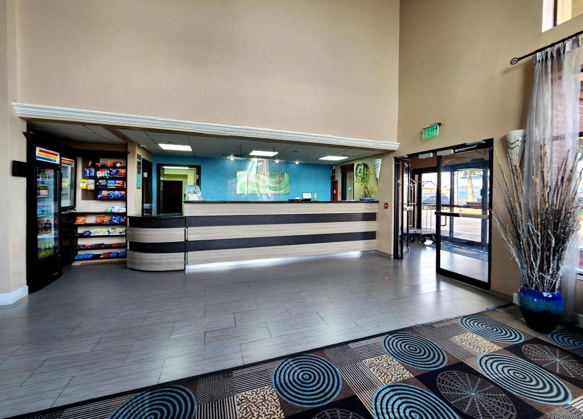Days Inn & Suites By Wyndham Sam Houston Tollway Jersey Village Exteriör bild