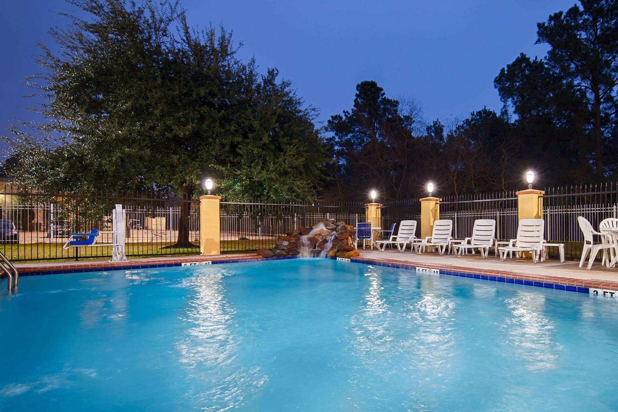 Days Inn & Suites By Wyndham Sam Houston Tollway Jersey Village Exteriör bild