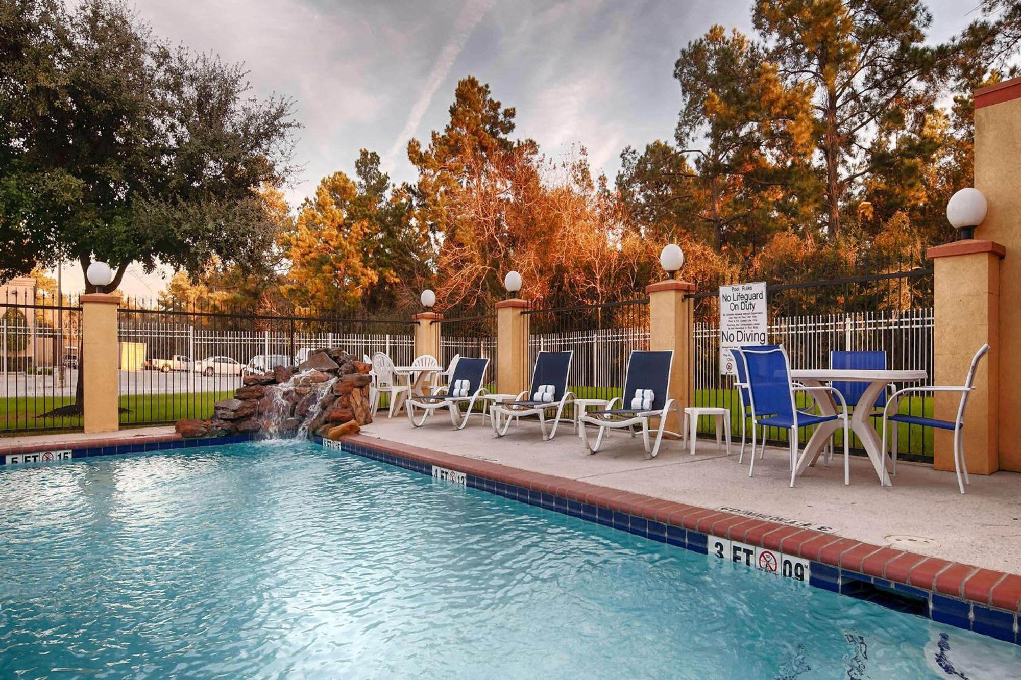 Days Inn & Suites By Wyndham Sam Houston Tollway Jersey Village Exteriör bild